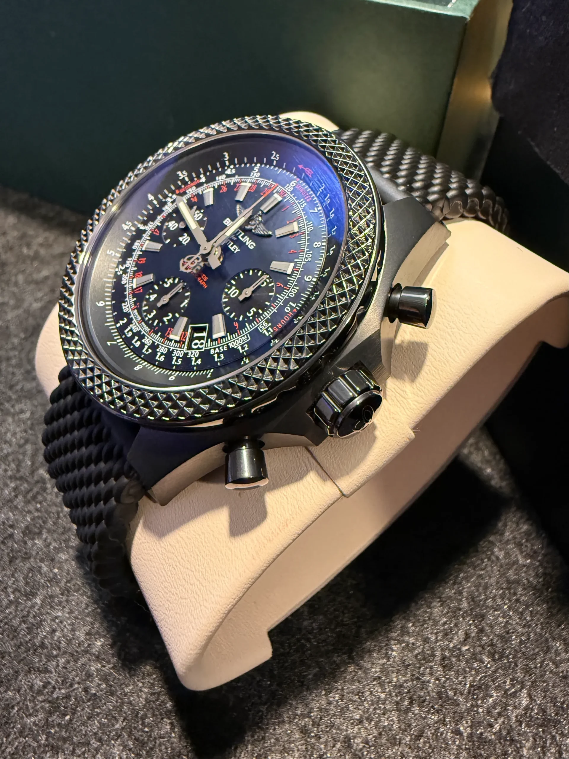 Breitling for Bentley B06 S right side